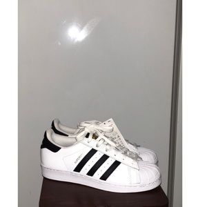 Adida superstar
